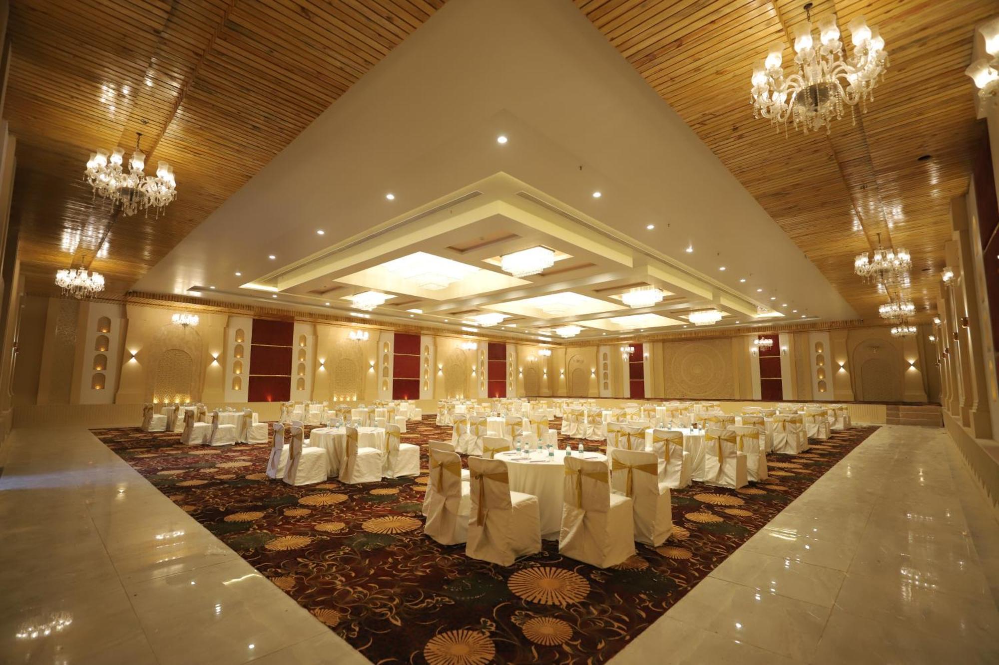 Essentia Luxury Resort & Spa Udaipur Exterior photo